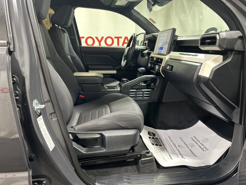 Used 2024 Toyota Tacoma TRD Off-Road image 13