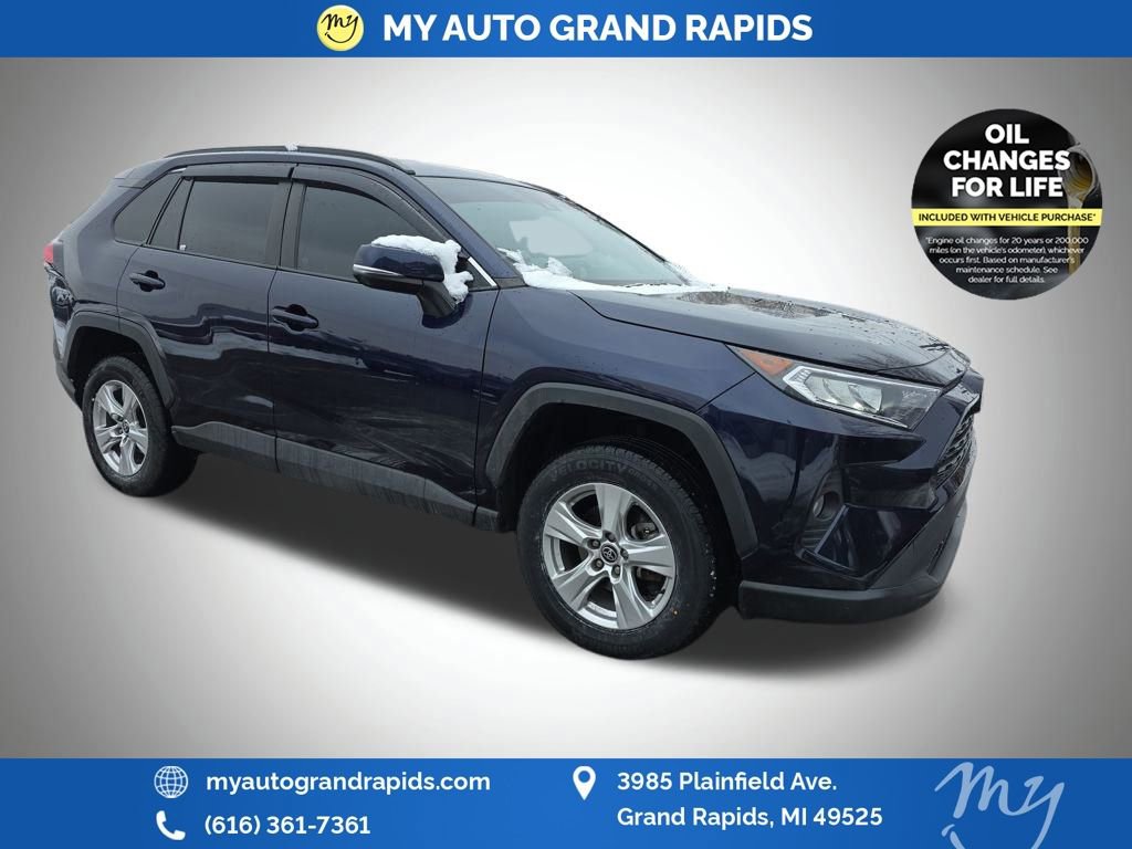 Used 2021 Toyota RAV4 XLE image 1