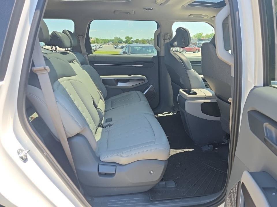 Certified 2024 Kia EV9 Wind AWD/4WD image 12