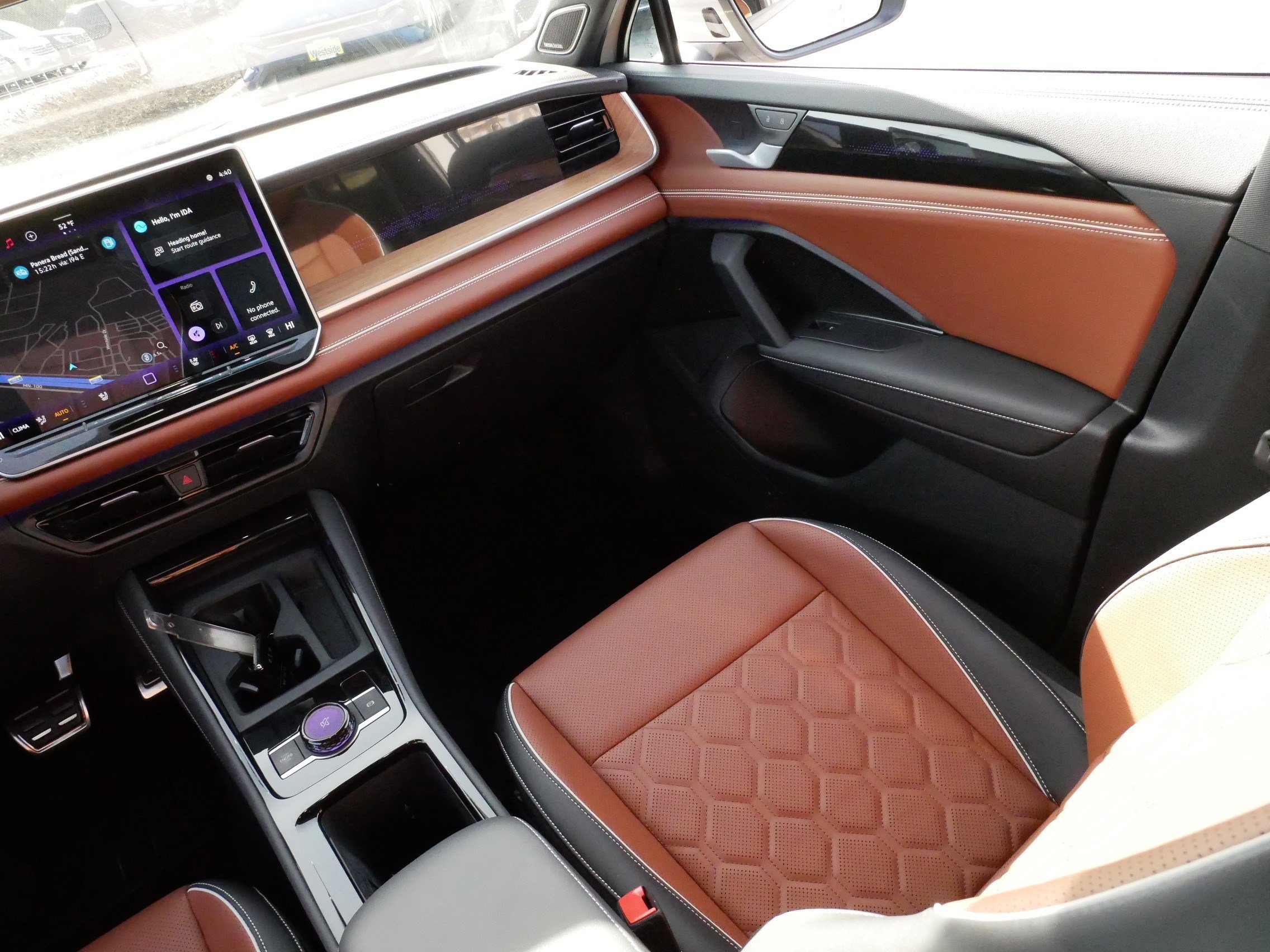 Certified 2025 Volkswagen Tiguan SEL R-Line image 11