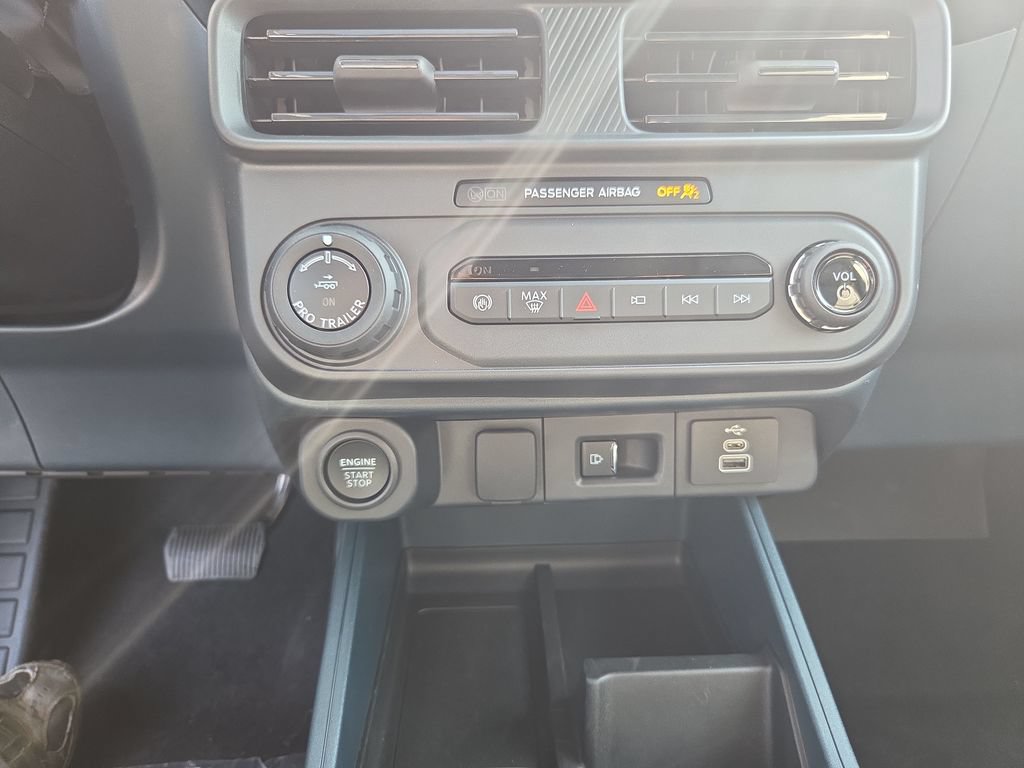 New 2026 Ford Maverick Lariat w/ Black Appearance Package AWD/4WD image 30