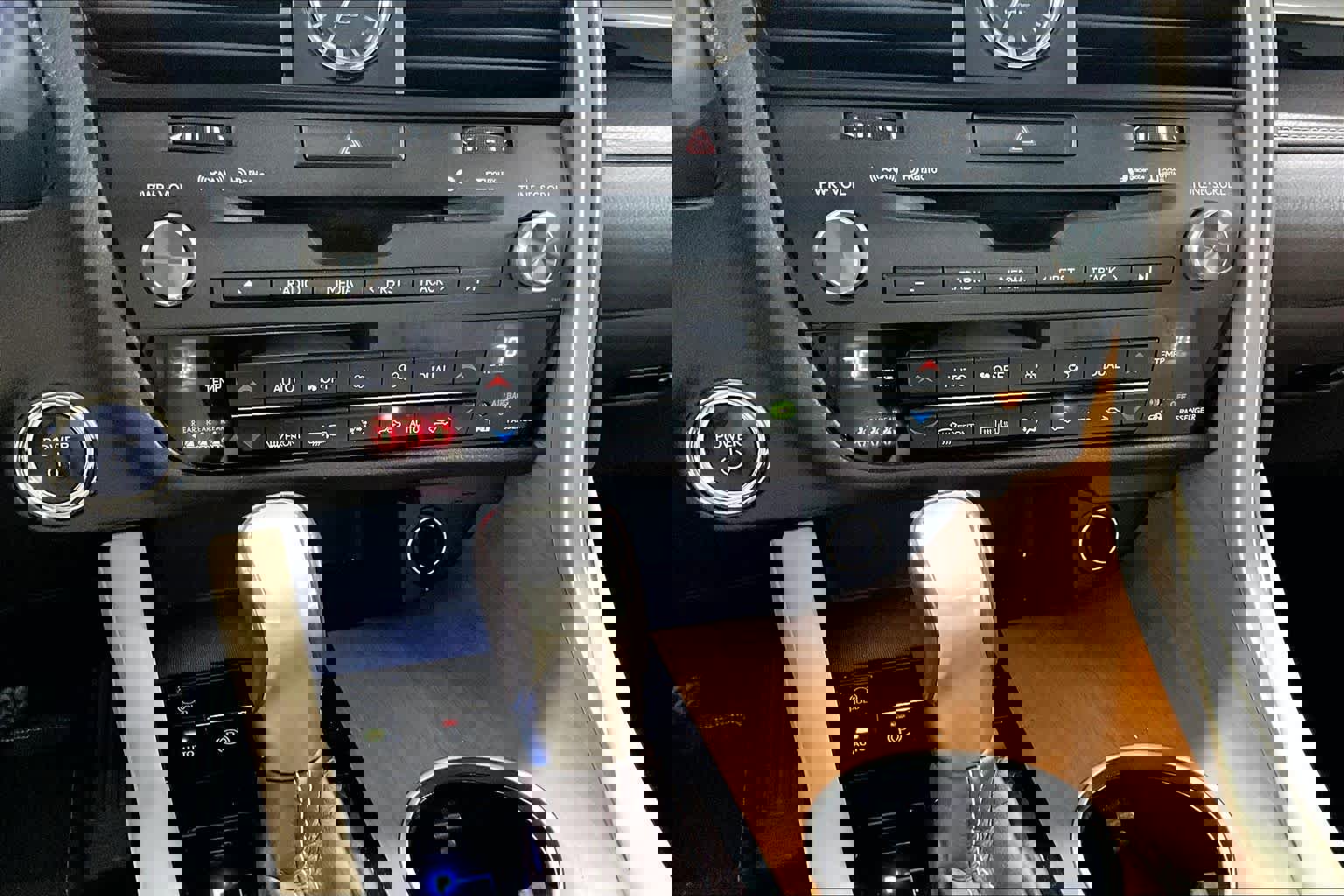 Used 2019 Lexus RX 450h AWD w/ Navigation Package image 34