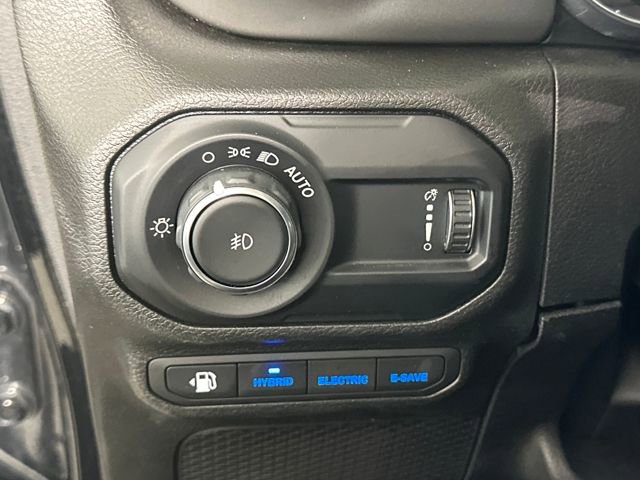 Used 2023 Jeep Wrangler Unlimited w/ Cold Weather Group image 19