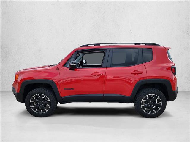 Used 2023 Jeep Renegade Latitude w/ Sun/Sound Group AWD/4WD image 8