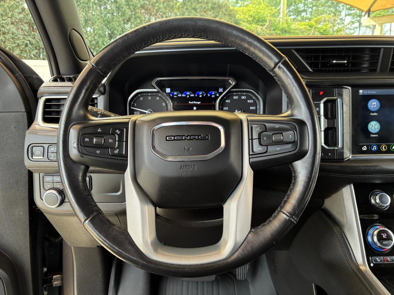 Used 2021 GMC Yukon XL Denali image 16