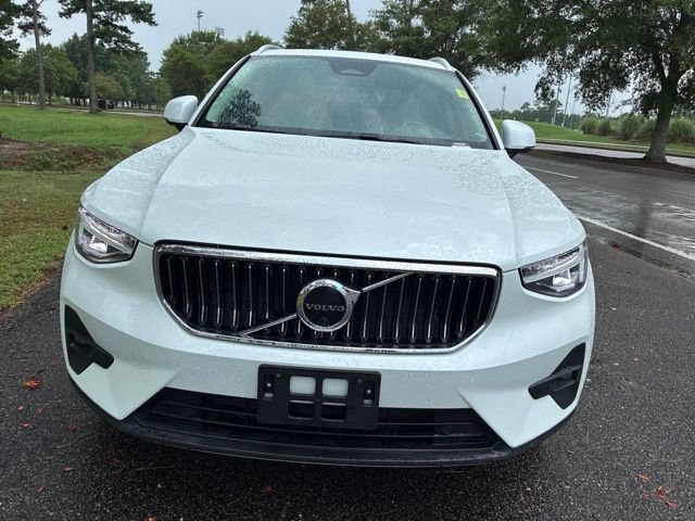 Used 2023 Volvo XC40 B5 Plus w/ Protection Package Premier AWD/4WD image 8