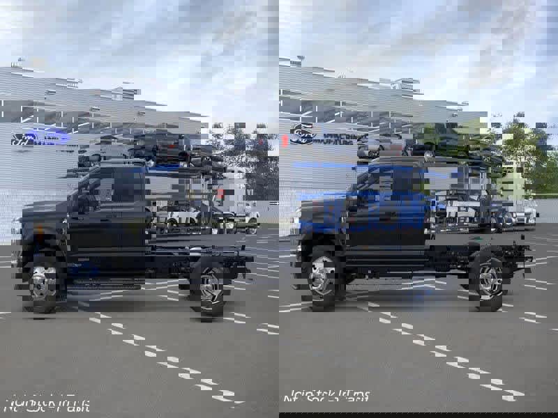 New 2026 Ford F550 4x4 SuperCab Super Duty image 3