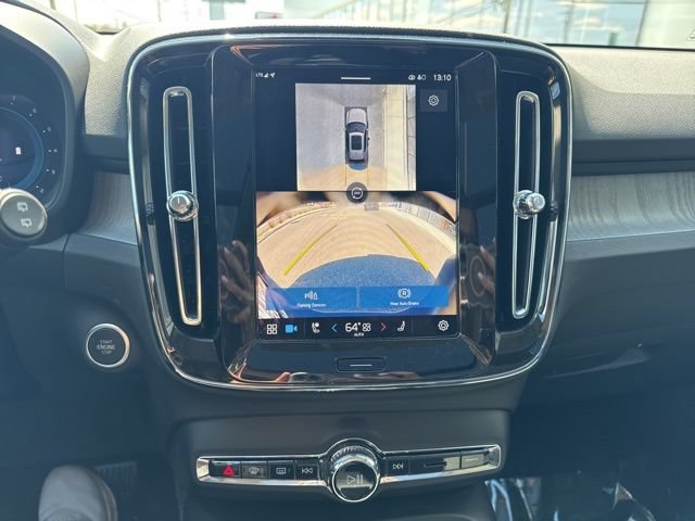 Certified 2025 Volvo XC40 B5 Plus AWD/4WD image 26