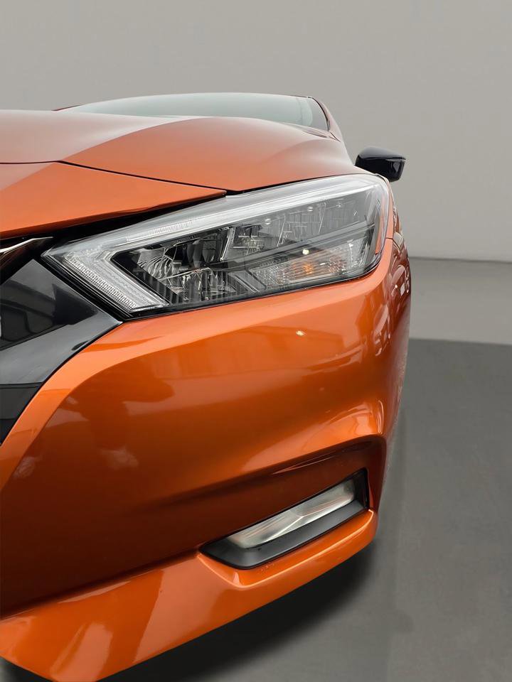 Used 2021 Nissan Versa SR w/ Convenience Package image 11