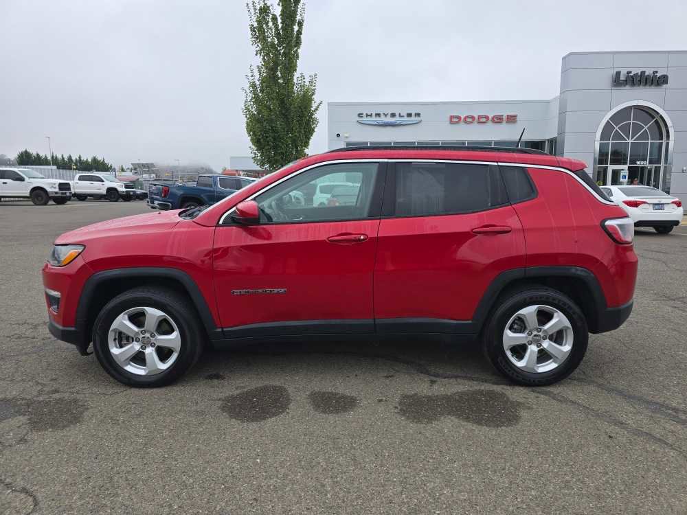 Used 2018 Jeep Compass Latitude w/ Cold Weather Group image 2