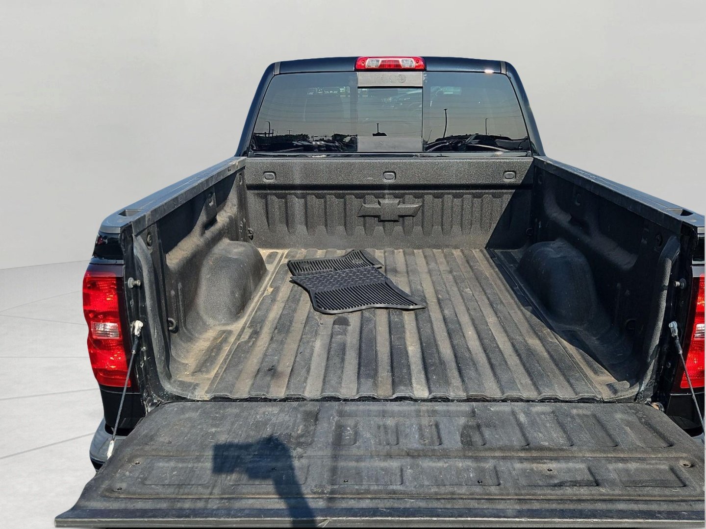 Used 2015 Chevrolet Silverado 1500 LTZ Z71 w/ Midnight Edition AWD/4WD image 9