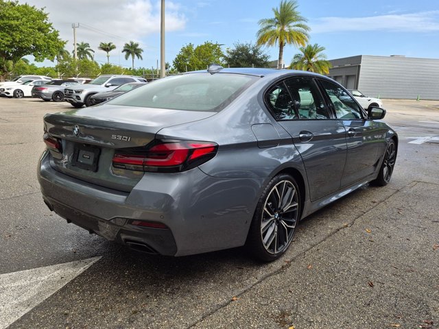 Used 2022 BMW 530i w/ M Sport Package RWD image 5