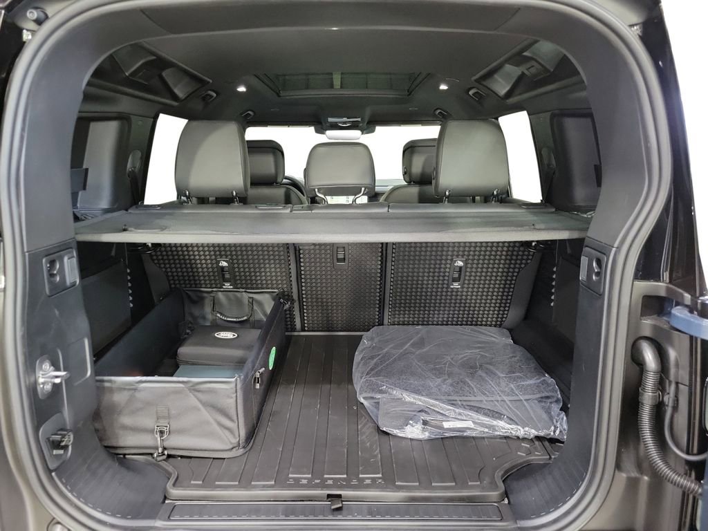 New 2026 Land Rover Defender 110 S image 28