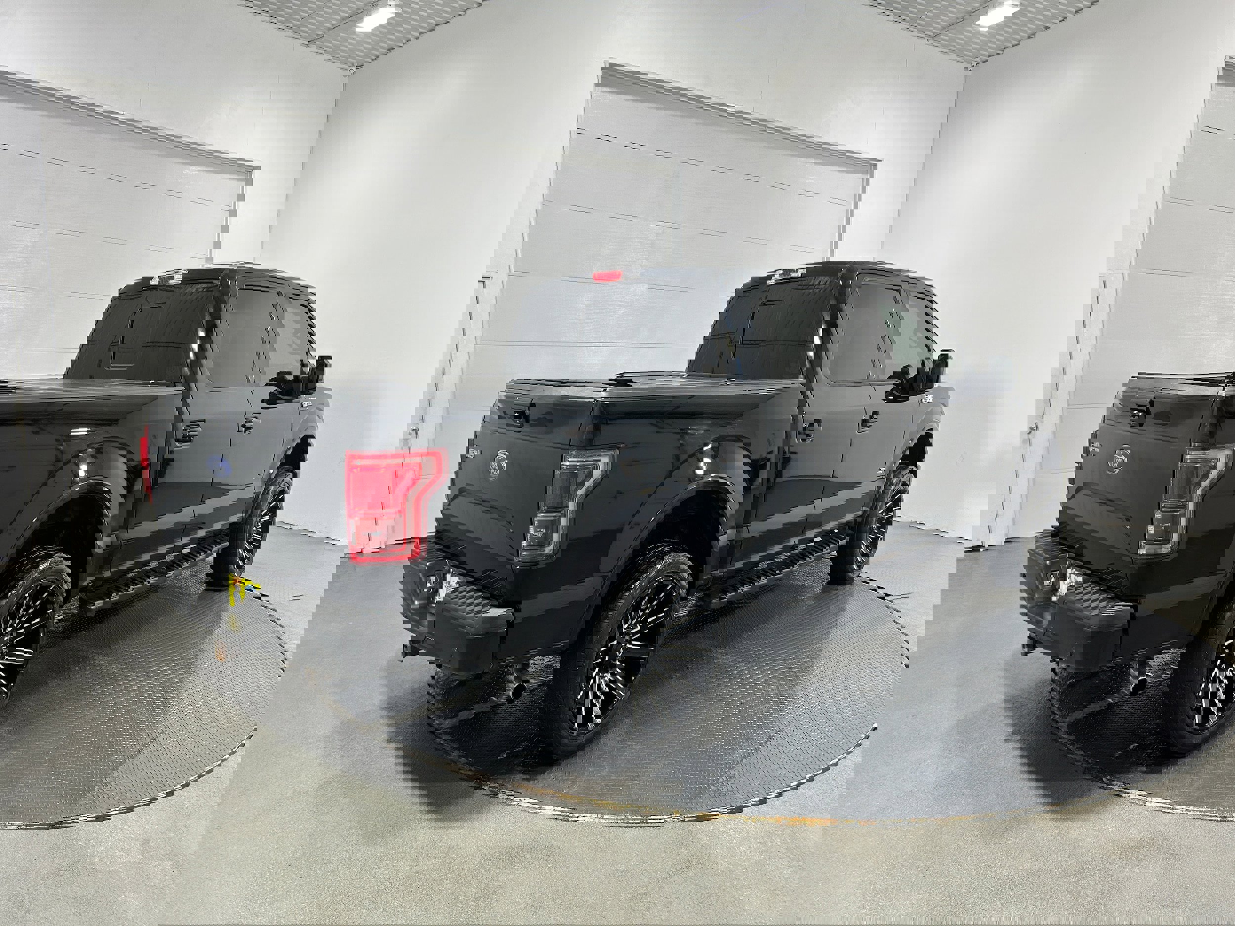 Used 2016 Ford F150 Lariat w/ Equipment Group 502A Luxury image 31