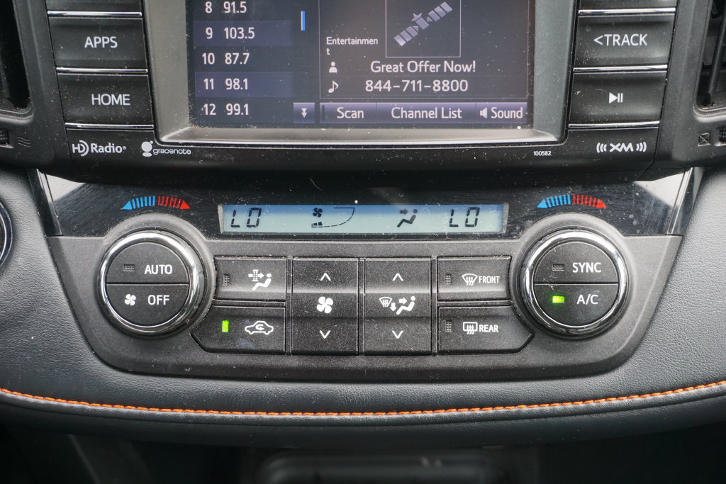 Used 2018 Toyota RAV4 SE w/ Power Extra Value Package AWD/4WD image 10