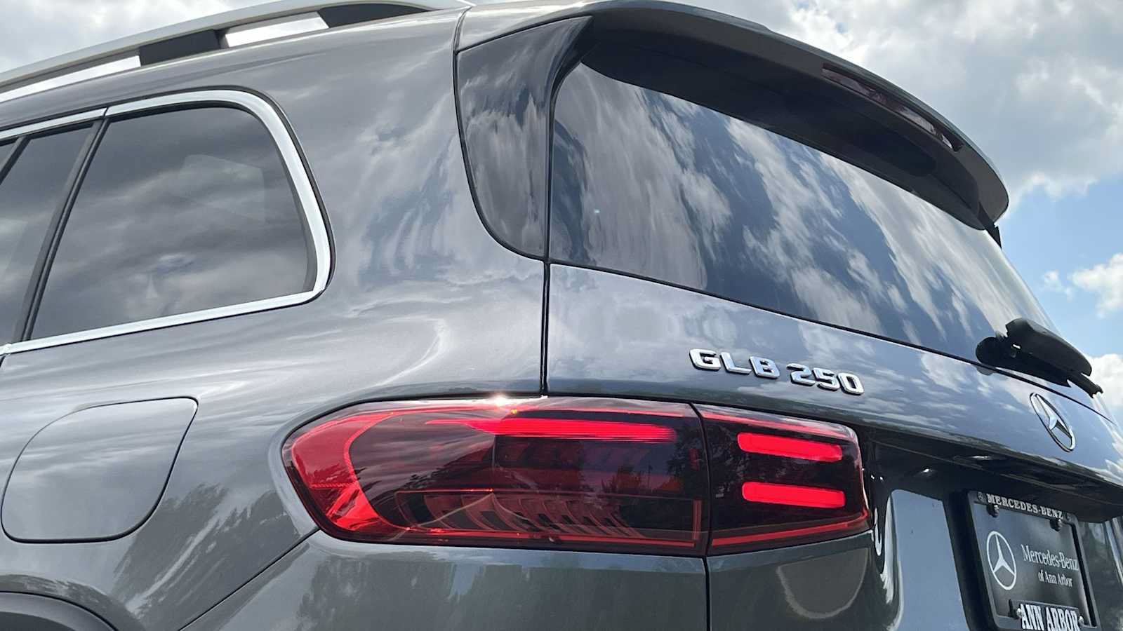 New 2026 Mercedes-Benz GLB 250 4MATIC image 18