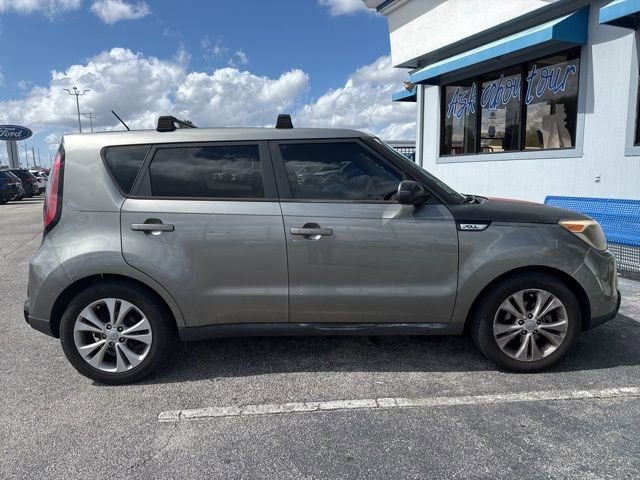 Used 2016 Kia Soul + image 3
