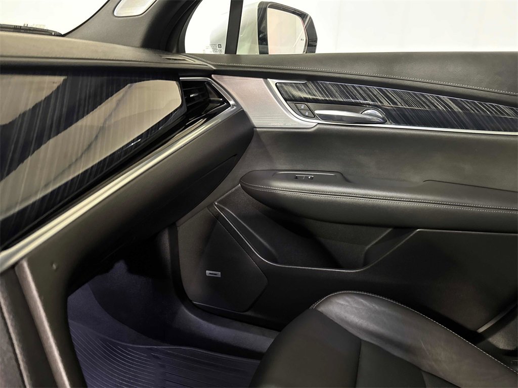 Used 2023 Cadillac XT6 Premium Luxury image 22
