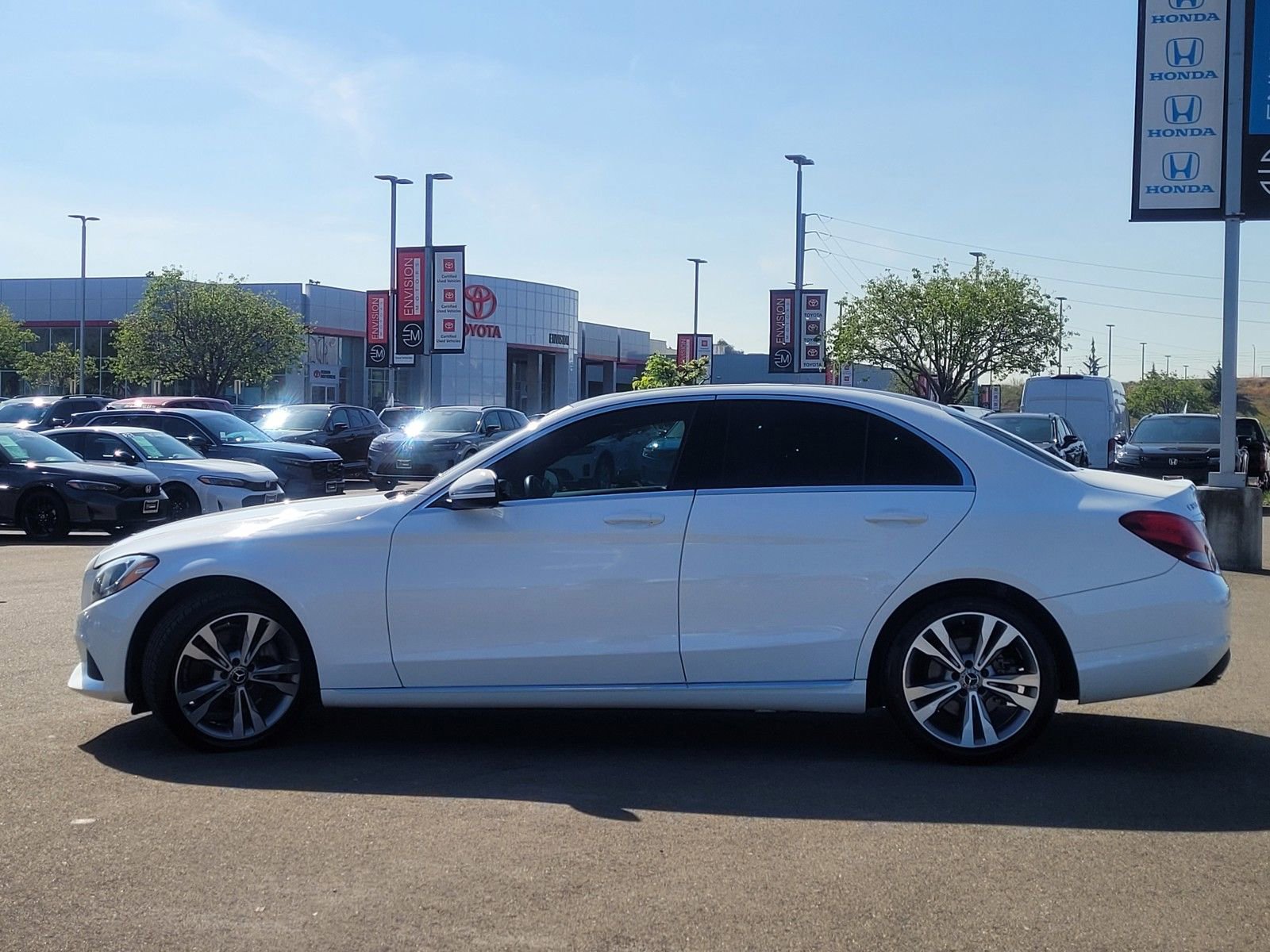 Used 2018 Mercedes-Benz C 300 Sedan image 4