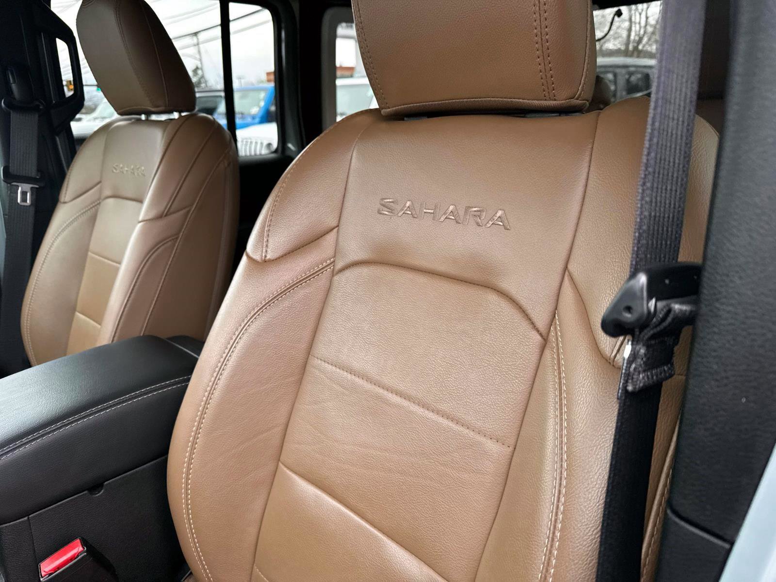 Used 2023 Jeep Wrangler Unlimited Sahara w/ Cold Weather Group image 12