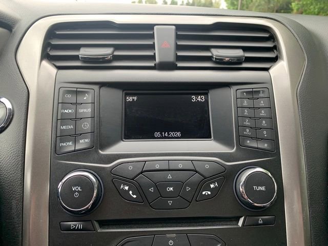 Used 2017 Ford Fusion SE FWD image 15