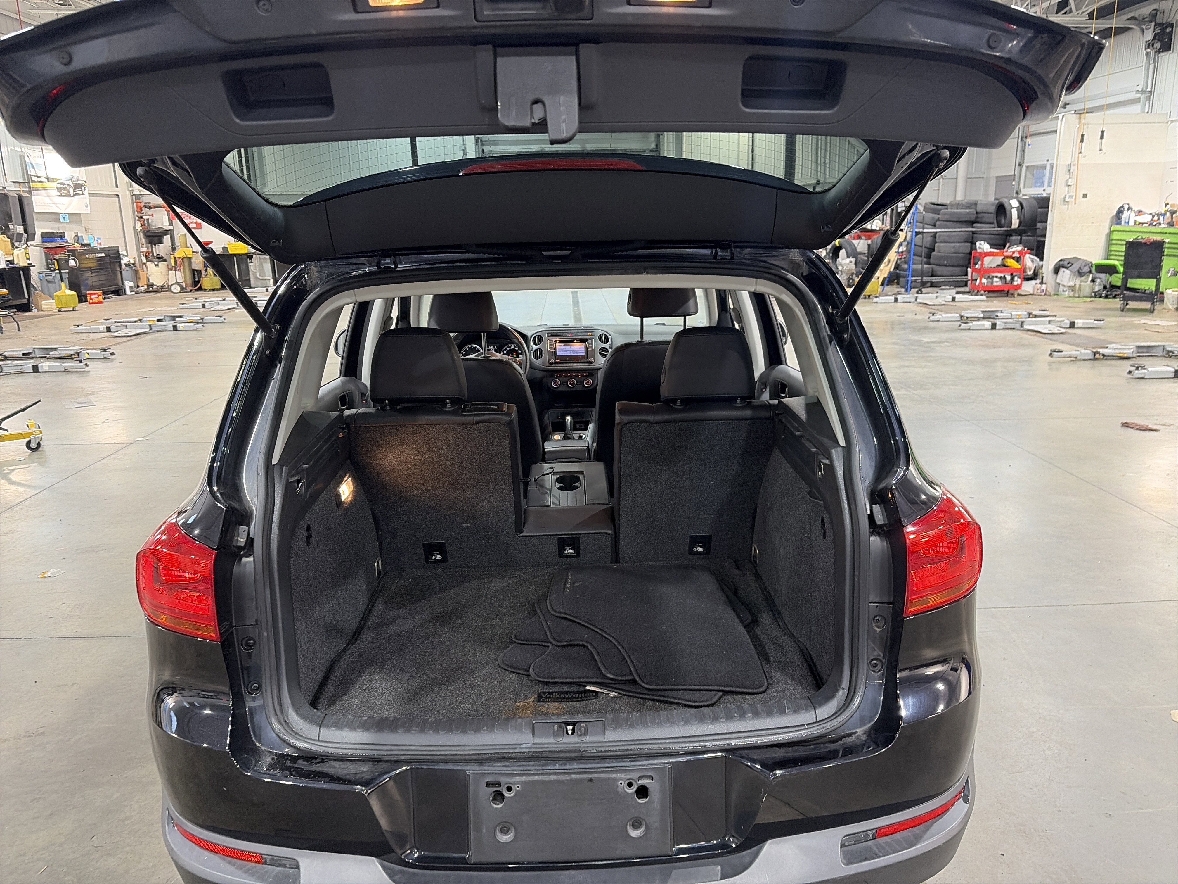 Used 2017 Volkswagen Tiguan S image 26