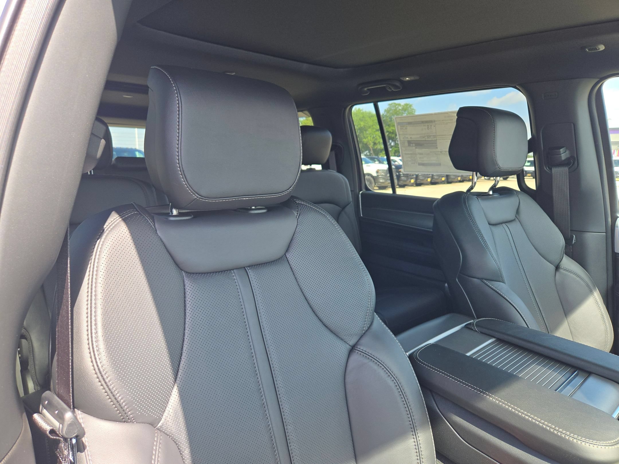 New 2026 Jeep Grand Wagoneer L Limited w/ Premium Group II AWD/4WD image 22