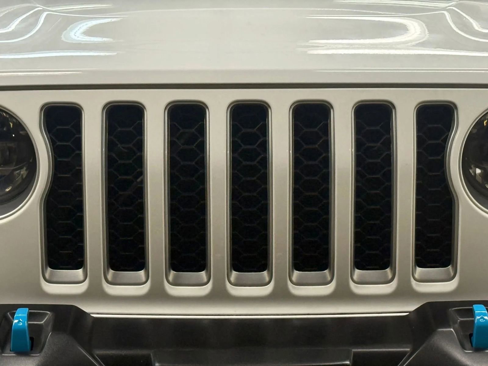 Used 2023 Jeep Wrangler Unlimited Sahara w/ Cold Weather Group image 5