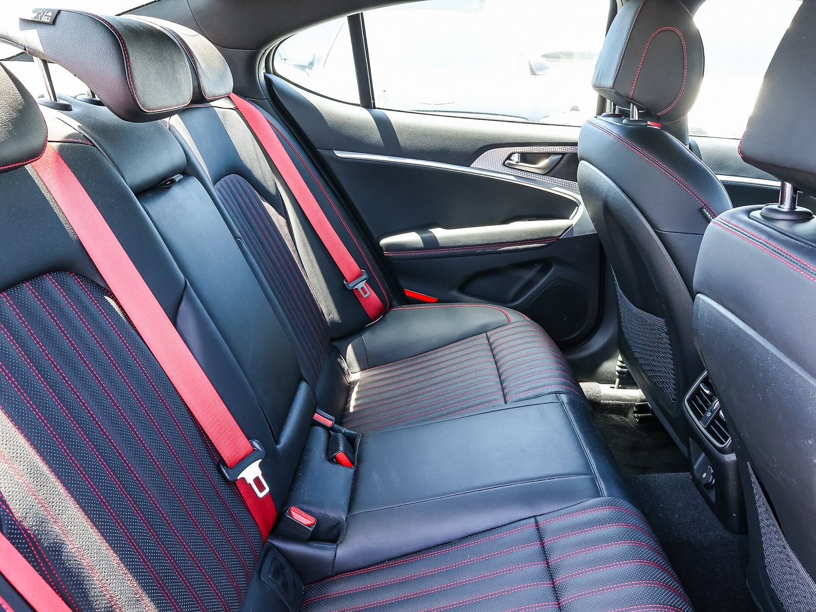 Used 2023 Genesis G70 2.0T w/ Sport Prestige Package RWD image 19