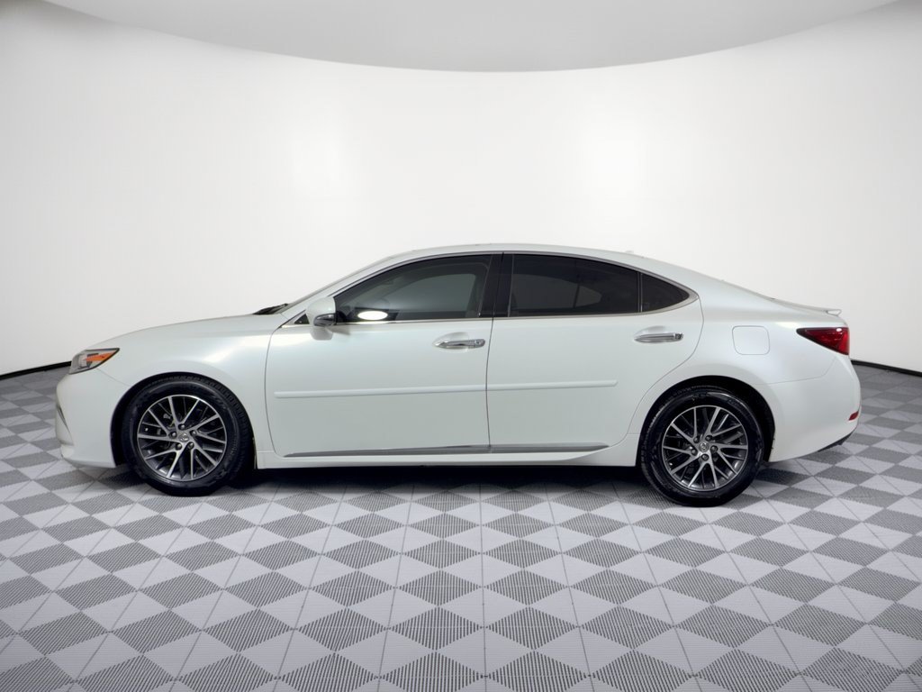 Used 2016 Lexus ES 350 w/ Luxury Package w/Wood Trim FWD image 2