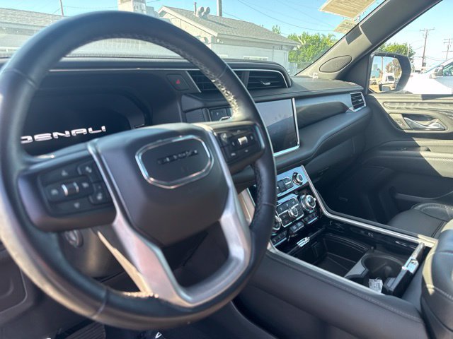 Used 2024 GMC Yukon Denali AWD/4WD image 10