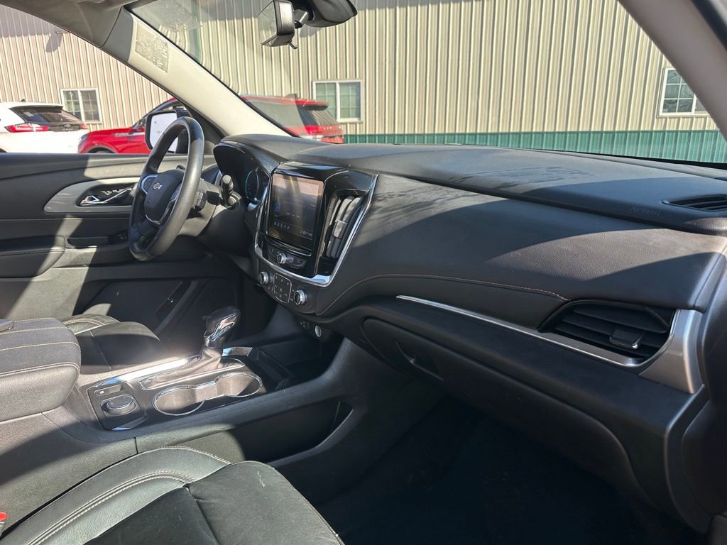 Used 2021 Chevrolet Traverse LT w/ LT Premium Package image 31