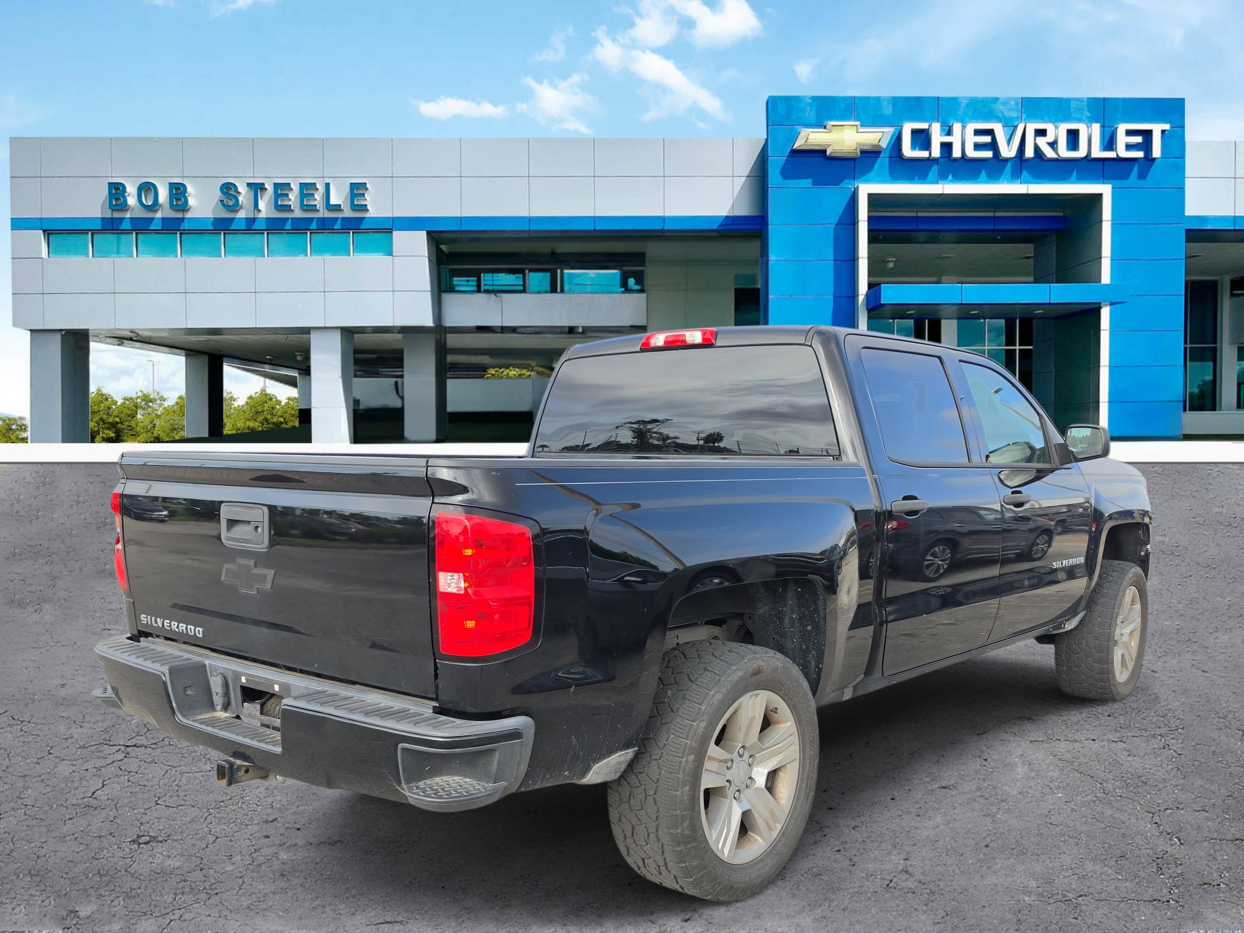 Used 2018 Chevrolet Silverado 1500 Custom w/ Custom Value Package RWD image 4