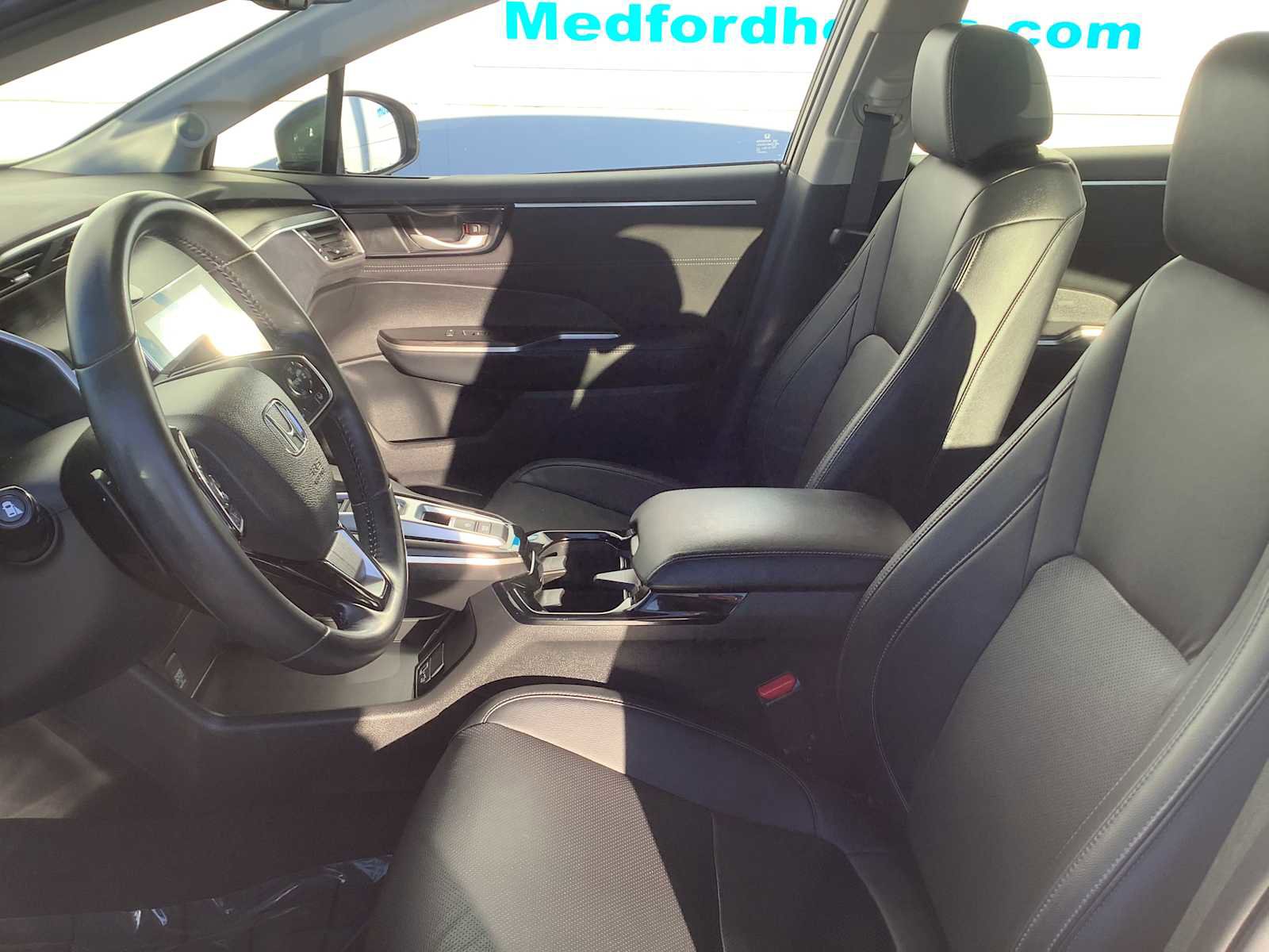 Used 2020 Honda Clarity Touring image 2