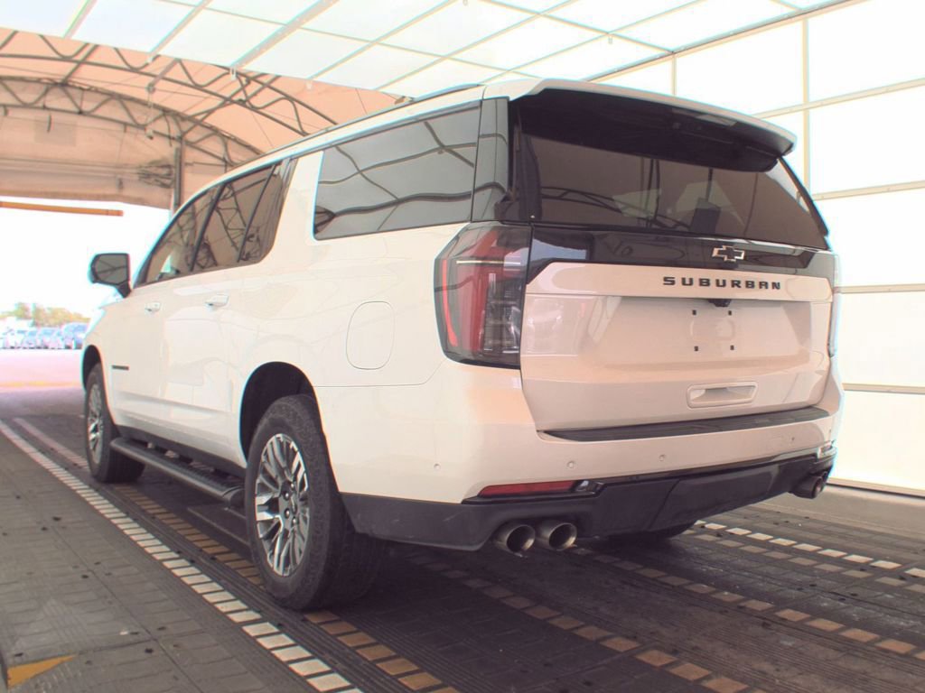 Used 2025 Chevrolet Suburban Z71 AWD/4WD image 6