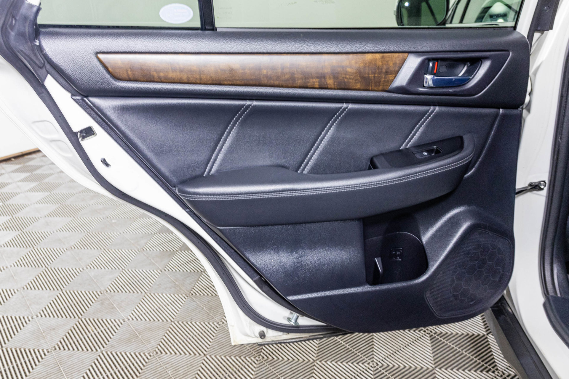 Used 2018 Subaru Outback 2.5i Limited AWD/4WD image 44