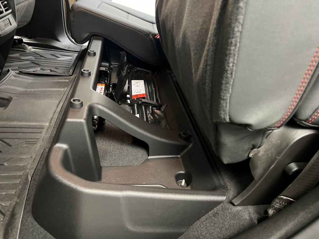 Used 2024 GMC Canyon AT4X image 14