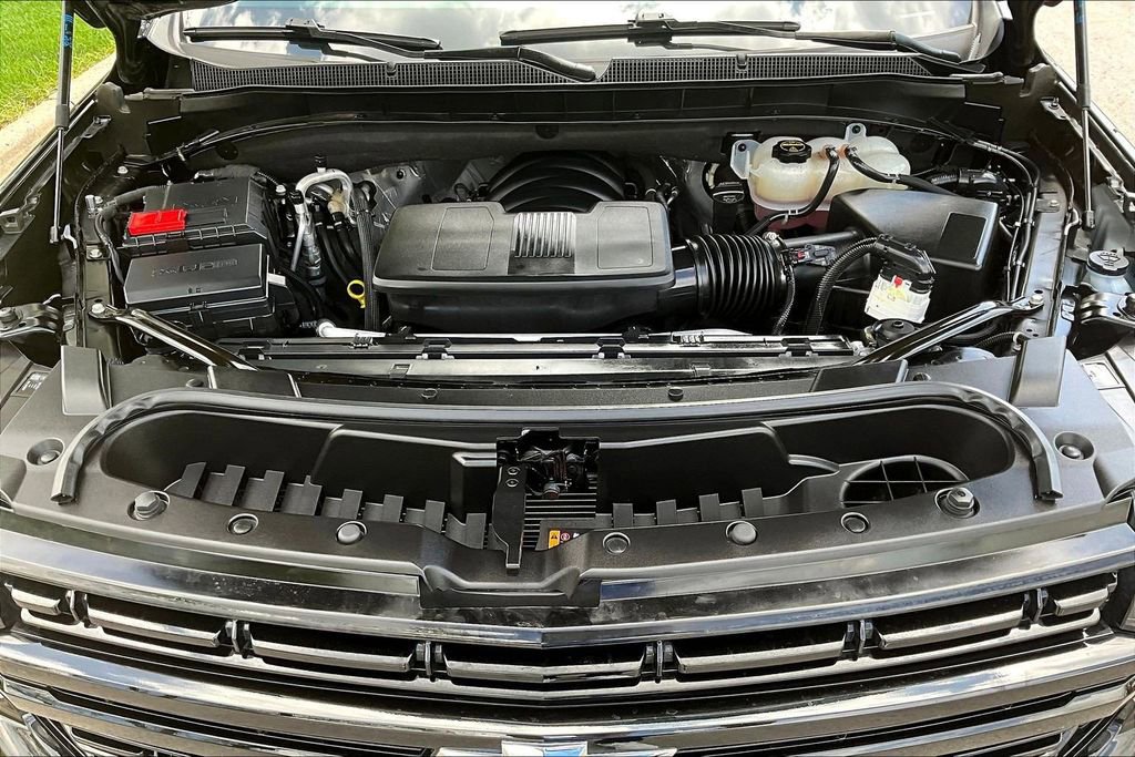 Used 2024 Chevrolet Tahoe RST w/ Luxury Package AWD/4WD image 29