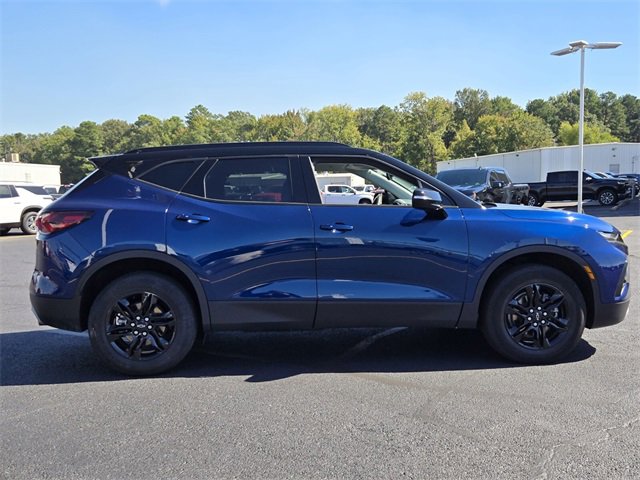 Used 2022 Chevrolet Blazer LT image 2