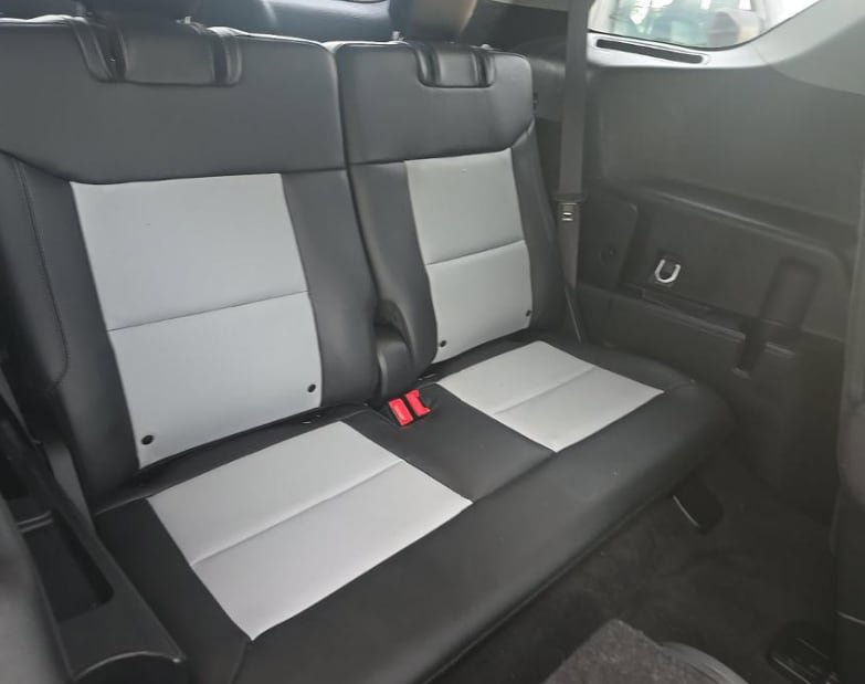 Used 2023 Ford Explorer XLT w/ Equipment Group 202A AWD/4WD image 8
