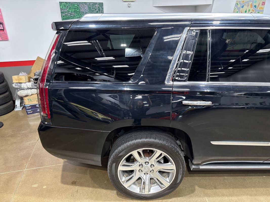 Used 2015 Cadillac Escalade Premium image 28