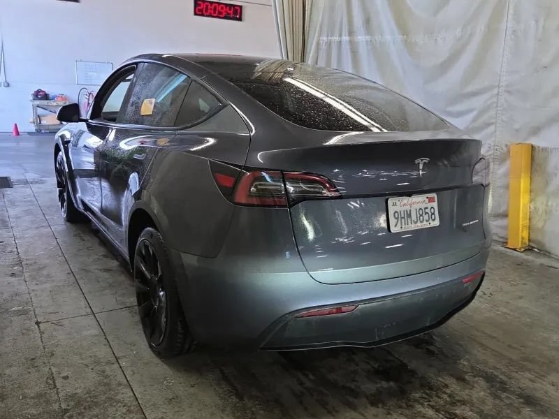 Used 2023 Tesla Model Y Long Range AWD/4WD image 3