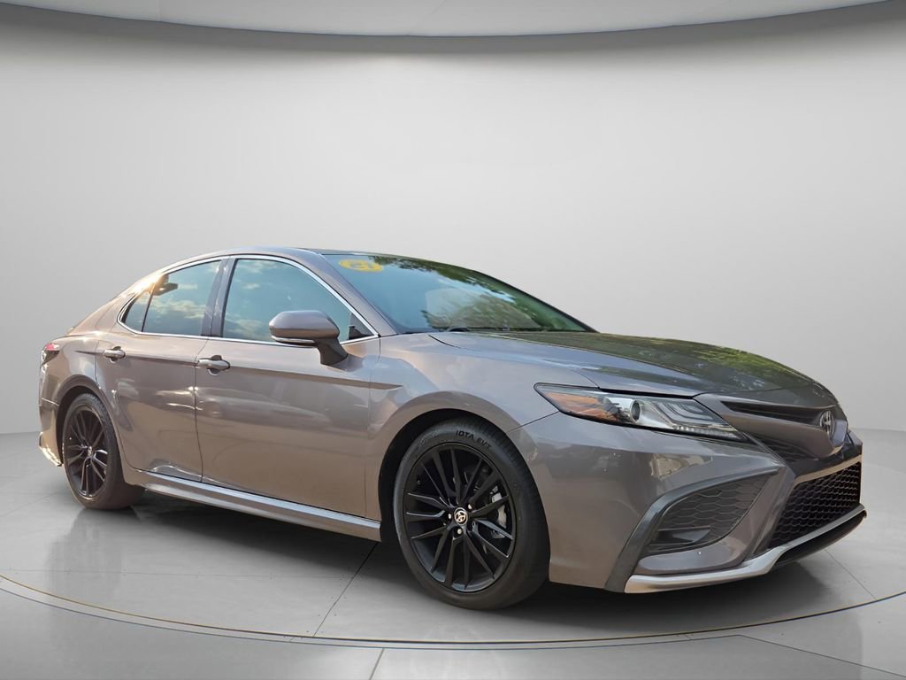 Used 2021 Toyota Camry XSE FWD image 9