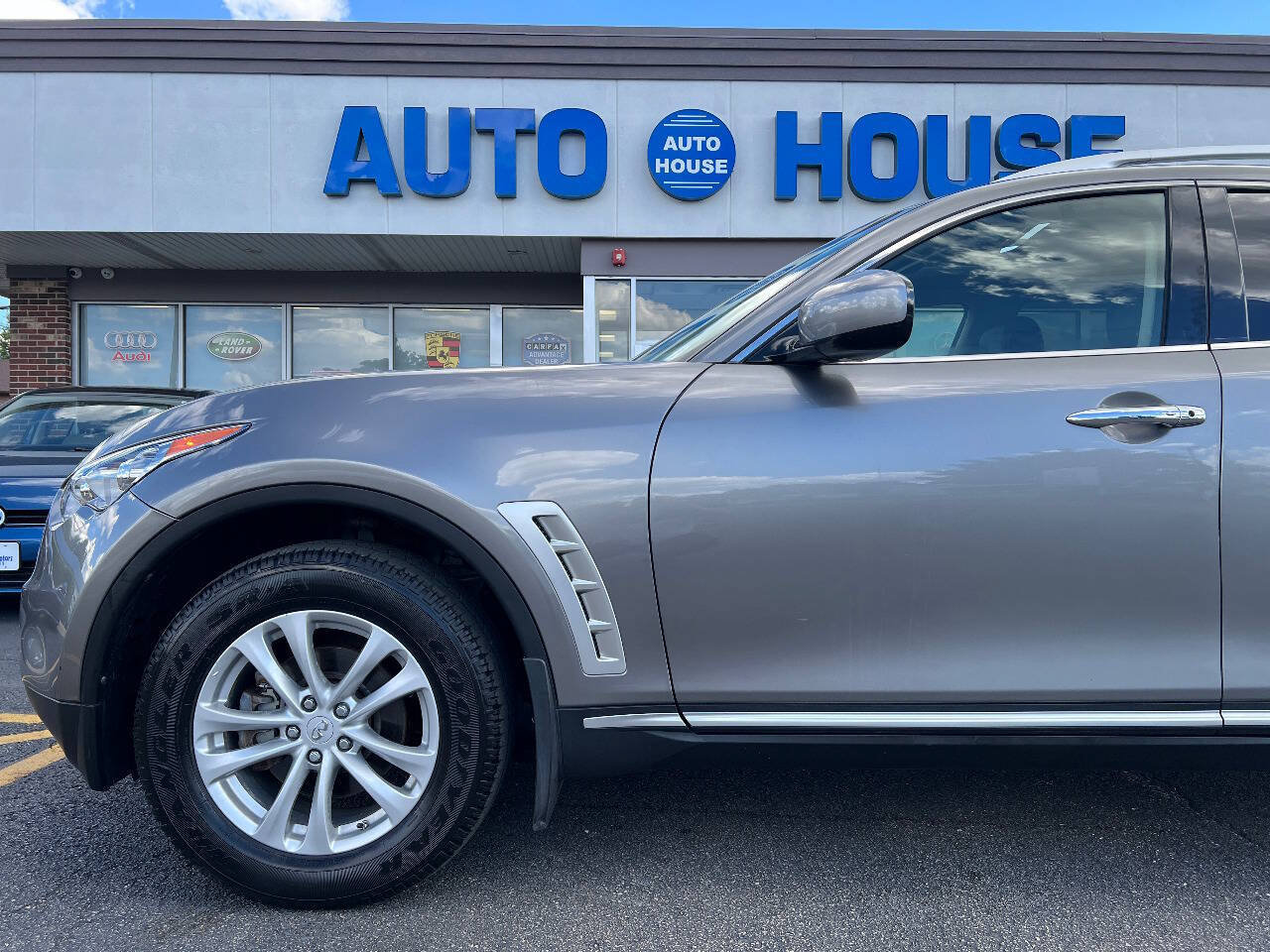 Used 2010 INFINITI FX35 AWD w/ Premium Pkg image 36