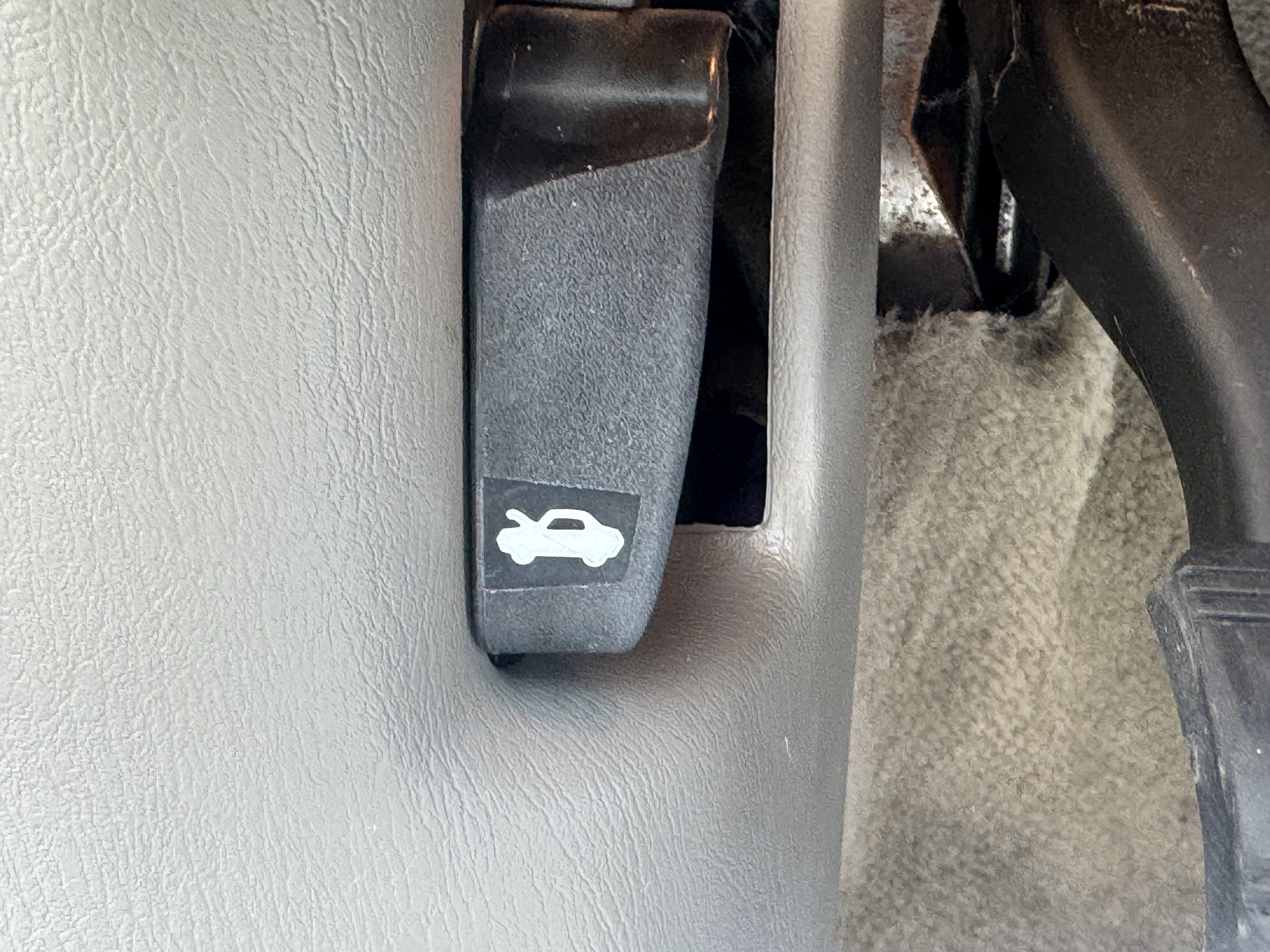 Used 1999 Chevrolet Malibu w/ Preferred Equipment Group 1 FWD image 19