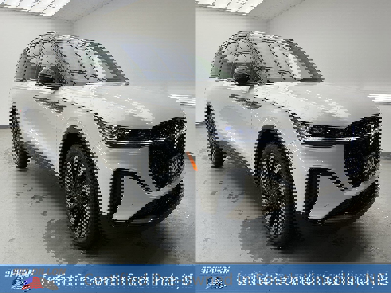 Used 2025 Lincoln Nautilus Reserve w/ Jet Appearance Package image 3