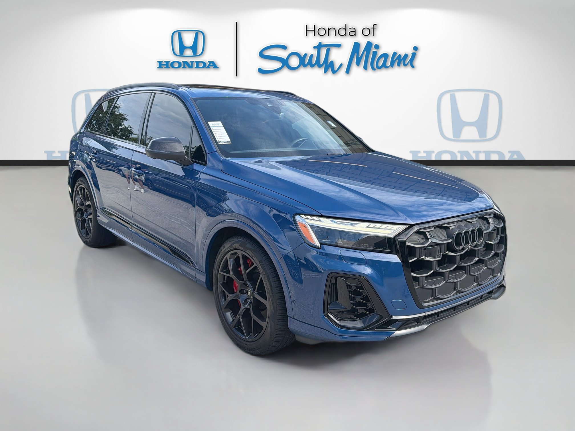 Used 2025 Audi SQ7 Prestige w/ Prestige Package AWD/4WD image 1
