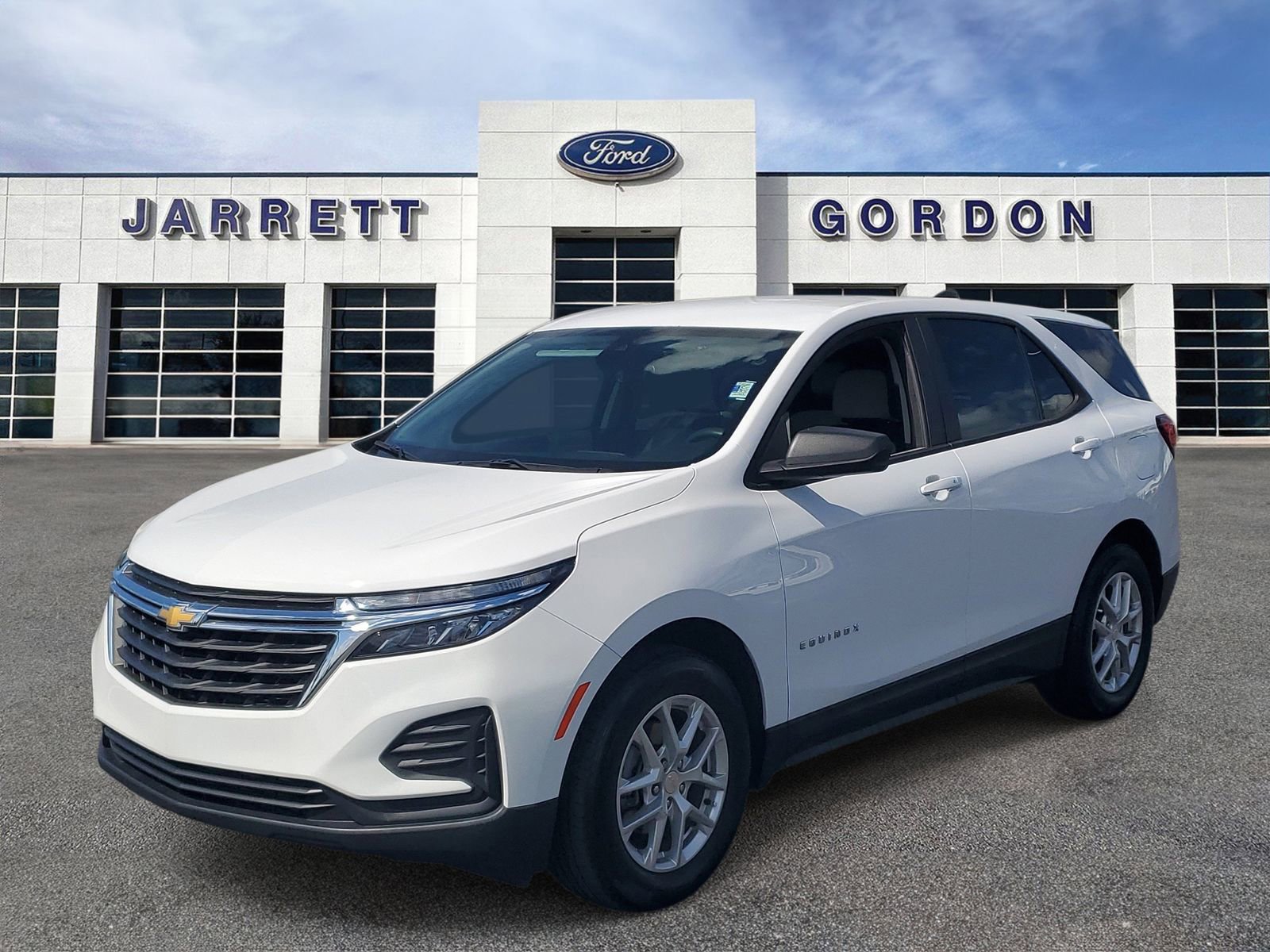 Used 2024 Chevrolet Equinox LS FWD image 2
