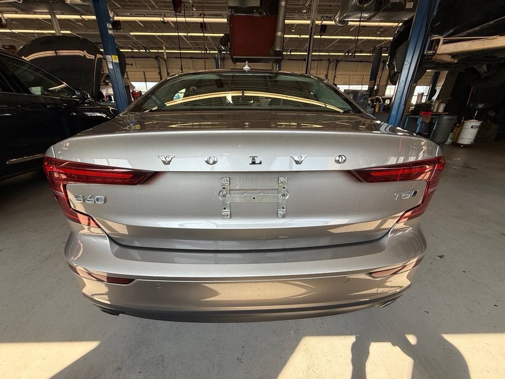 Used 2019 Volvo S60 T6 Momentum w/ Multimedia Package AWD/4WD image 5