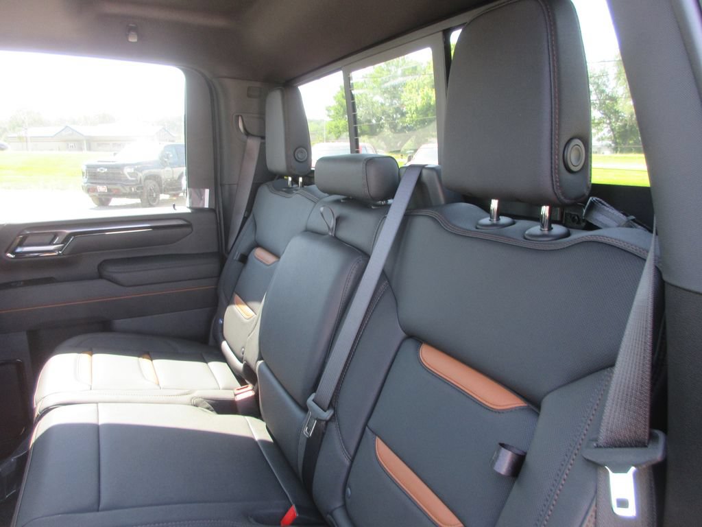 New 2026 GMC Sierra 2500 AT4 w/ AT4 Premium Plus Package AWD/4WD image 14